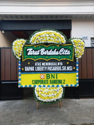 Papan Bunga Duka di Padang Tualang